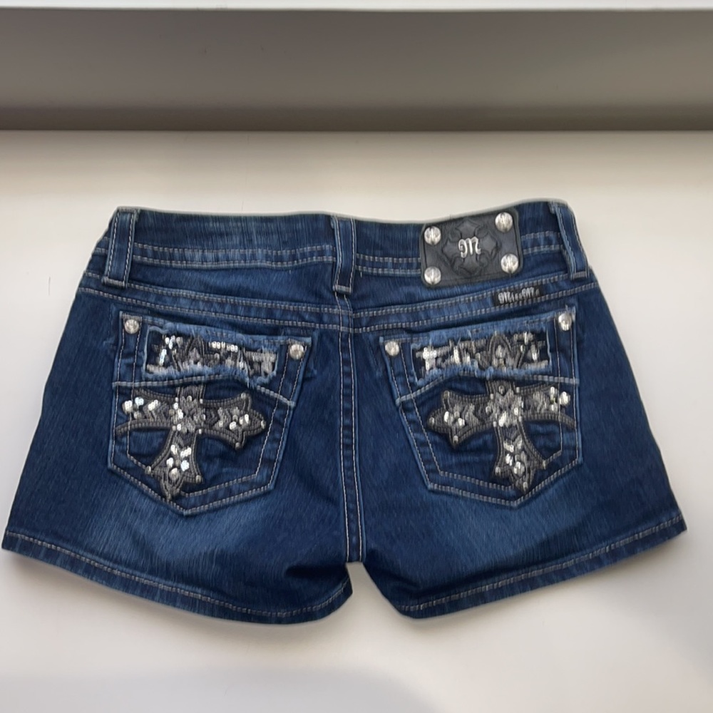 Miss Me Signature Shorts Size 29 like new from a smoke free pet free home